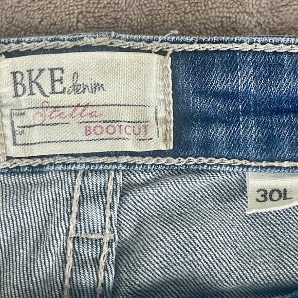 BKE Stella Jeans Boot Cut Distressed Womens Size 30L (30x33-1/2) - Picture 16 of 16